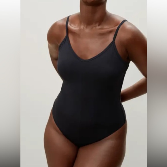 Everlane Tops - Everlane black bodysuit